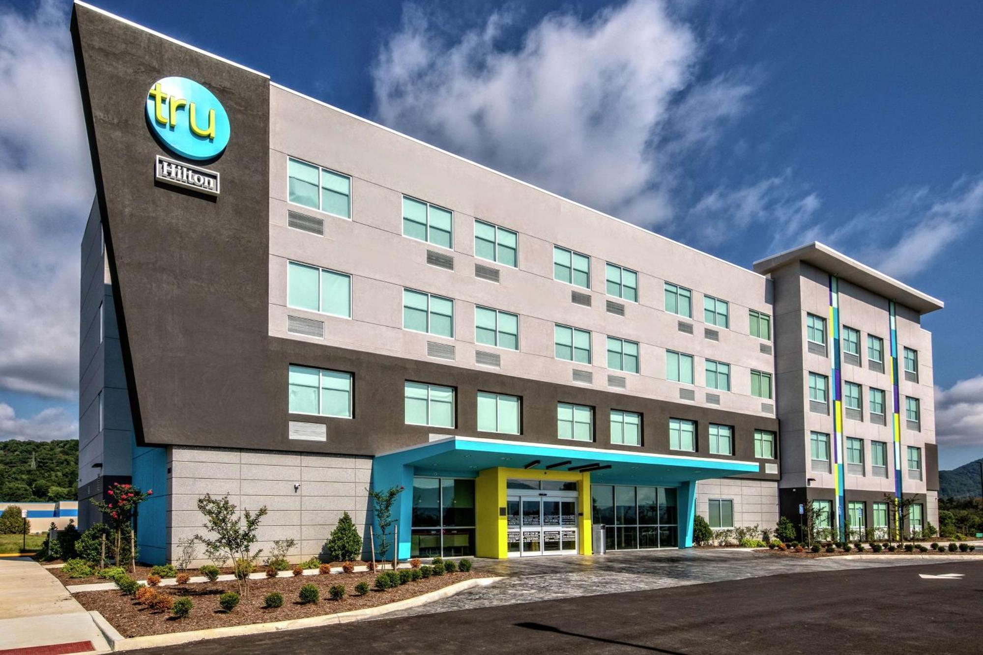 Tru By Hilton Roanoke Hollins Hotel Exterior photo